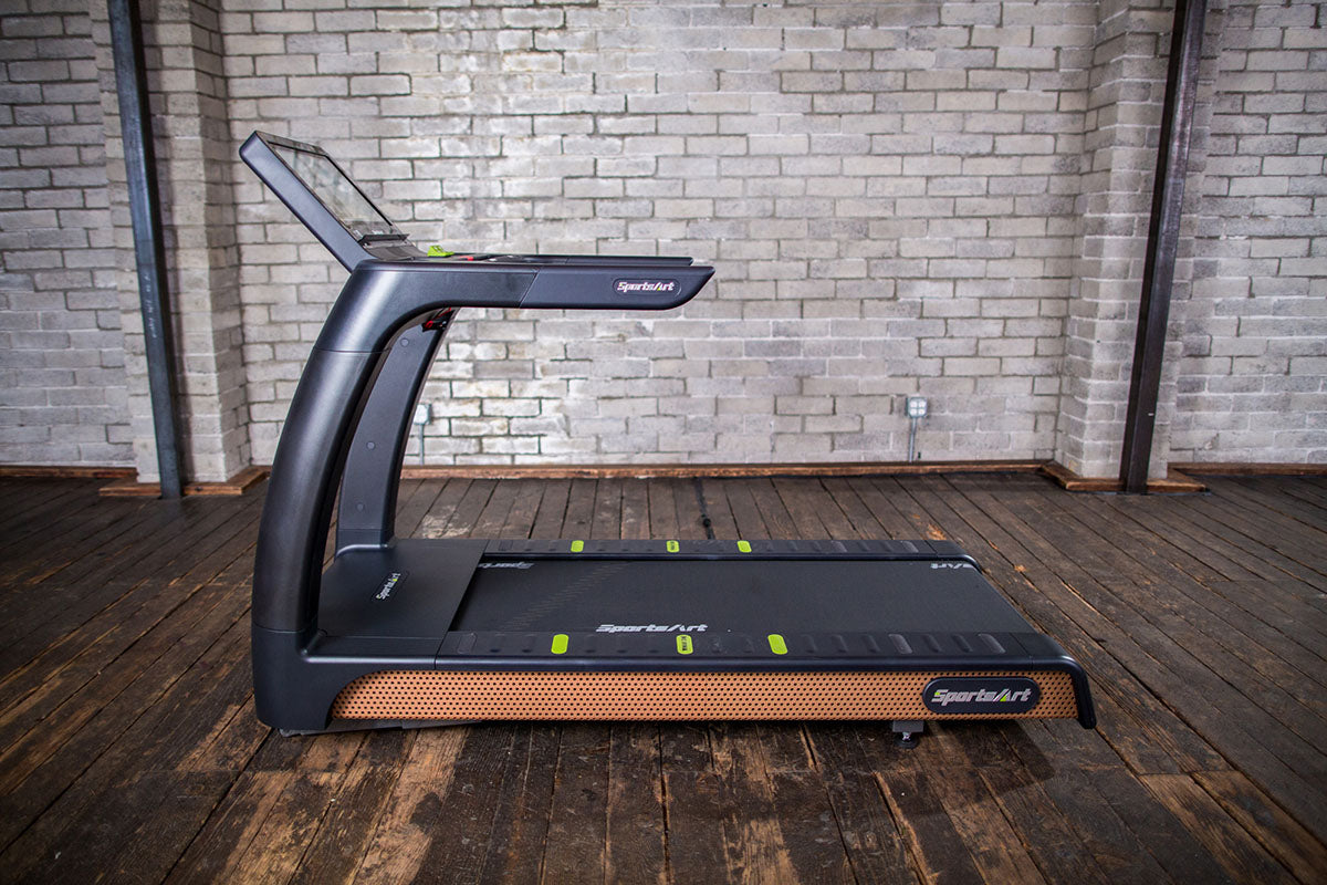 SportsArt, T676 Status Treadmill, 19" Senza Touchscreen