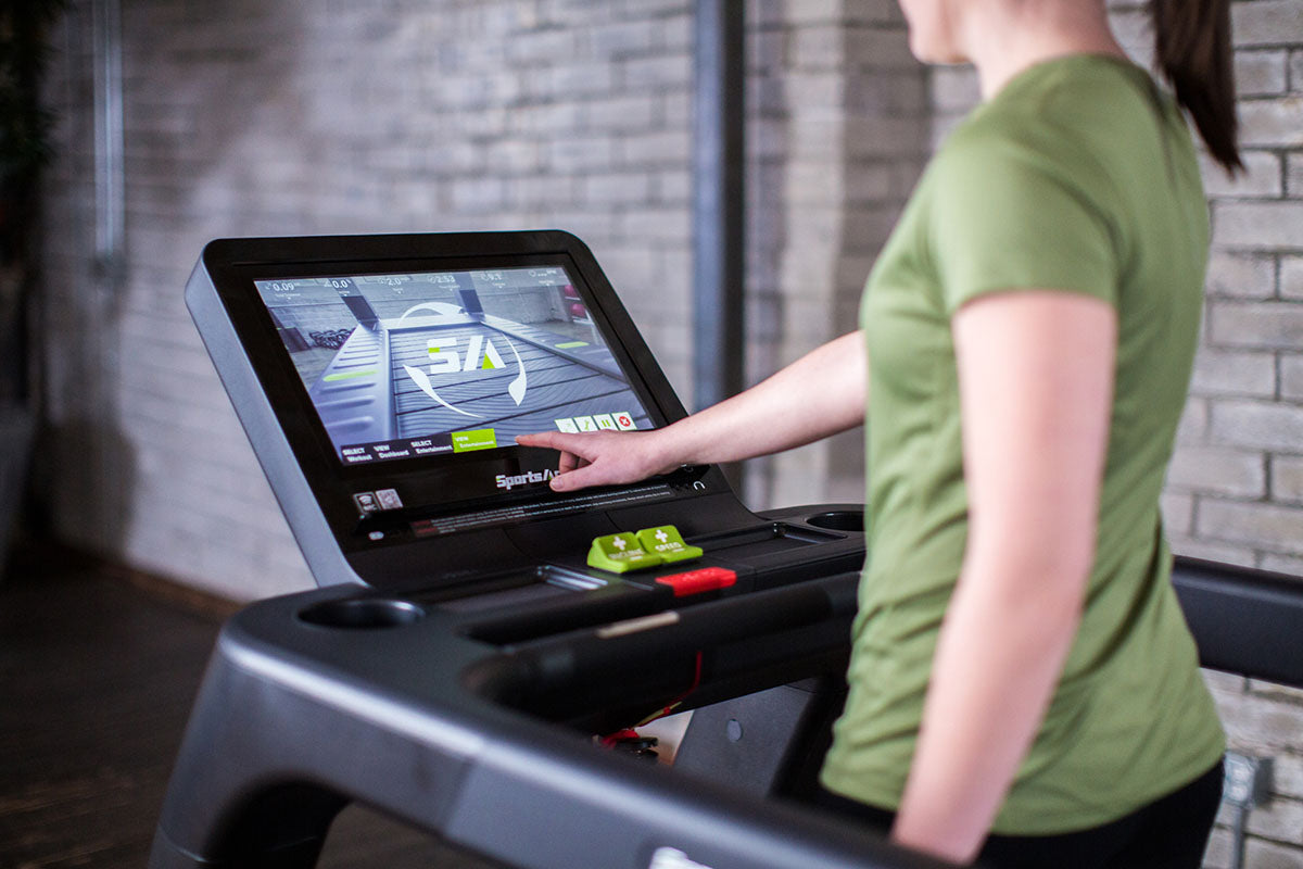 SportsArt, T676 Status Treadmill, 19" Senza Touchscreen