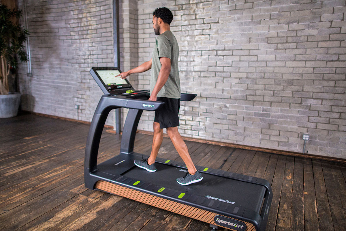 SportsArt, T676 Status Treadmill, 19" Senza Touchscreen