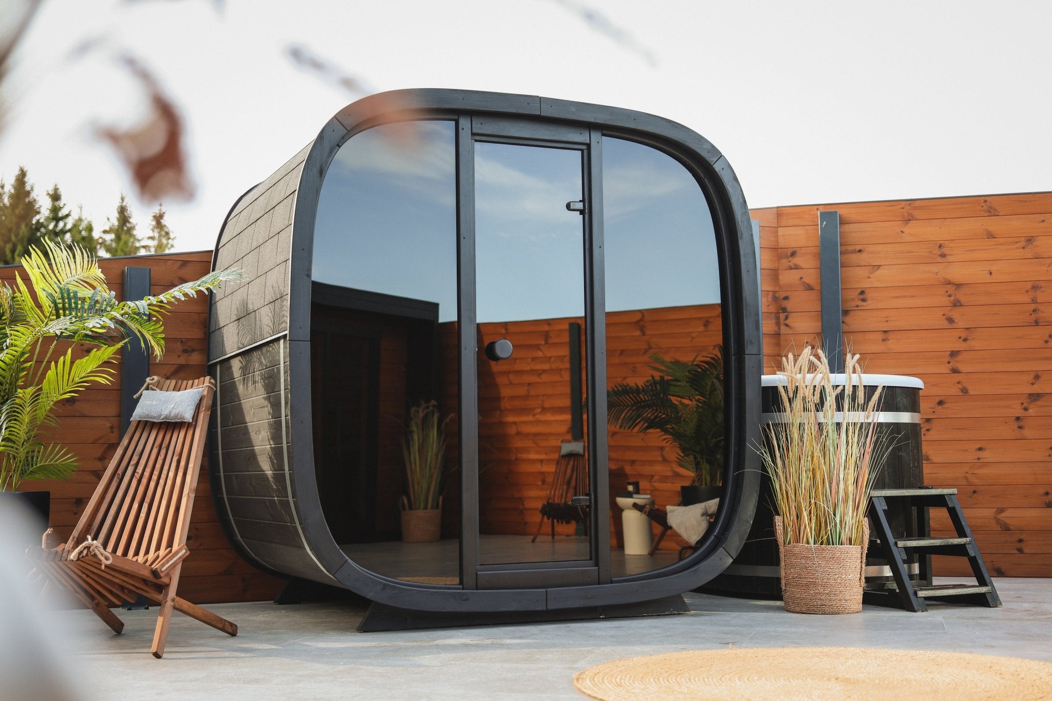 Leil Saunas Black Cube Classic - 4 Person Outdoor Traditional Sauna Ki